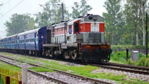 Indian Railways: होली में रेलवे व्यवस्थाओं को बनाने में असफल